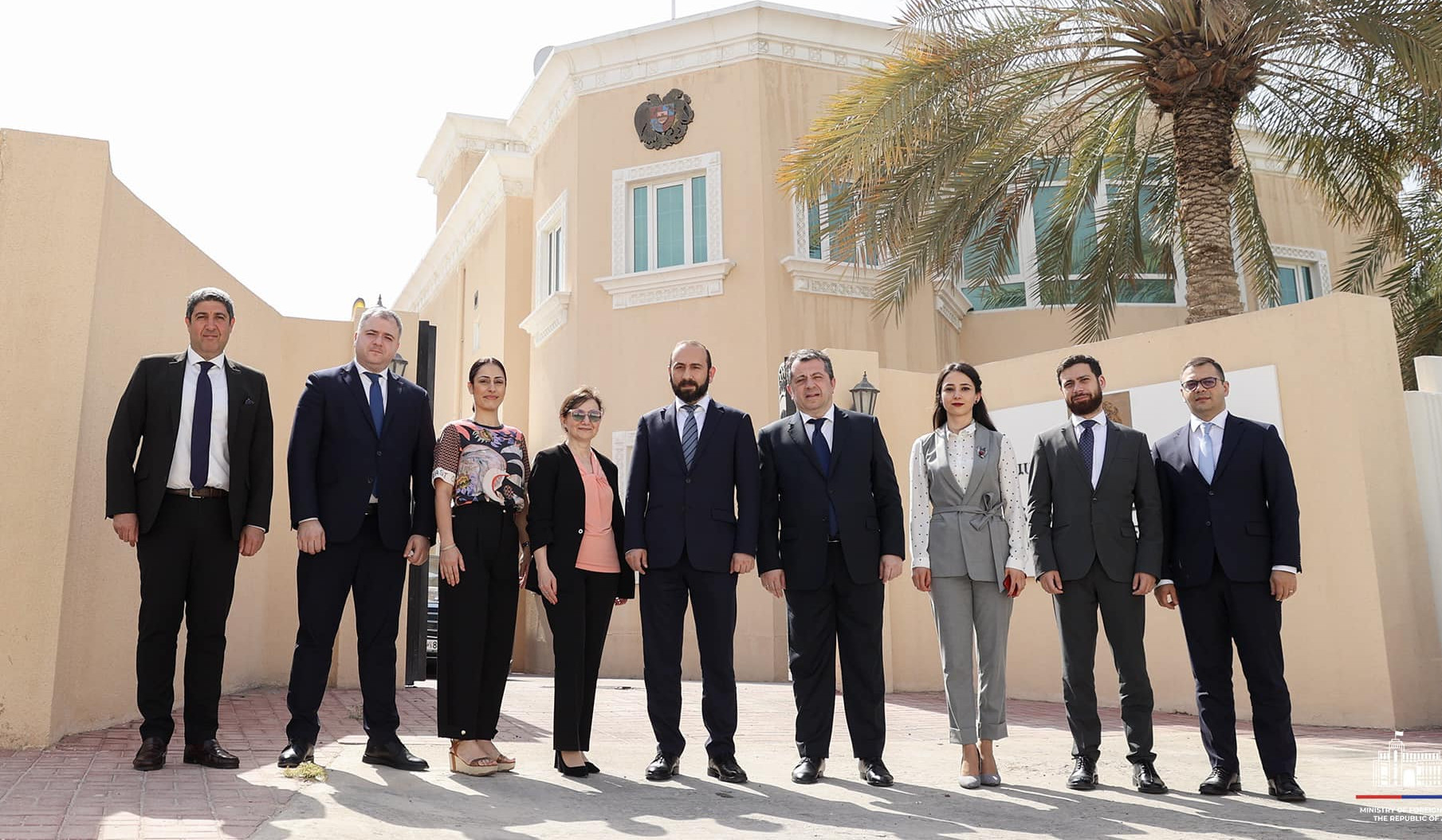 Ararat Mirzoyan had working discussion with staff of Armenia's Embassy in Doha