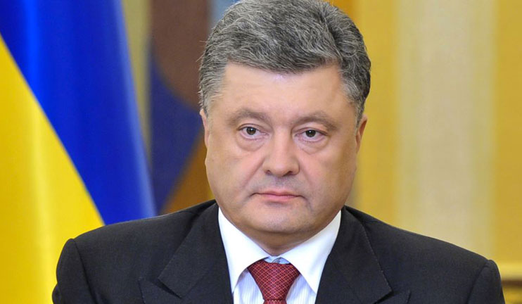 Poroshenko threatens that  in case of the ceasefire treaty violation he will declare military situation in the country