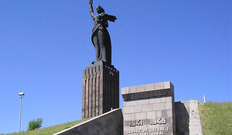 The fallen of the Great Patriotic War were honored by a minute of silence in Gyumri