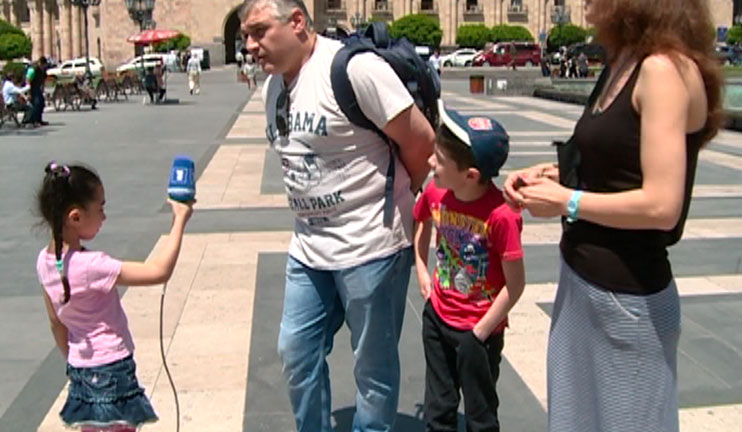 Little Tatev addresses questions exciting her to Yerevan passers-by