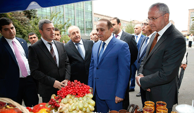 PM Hovik Abrahamyan Visits “ArmProdExpo” Exhibition