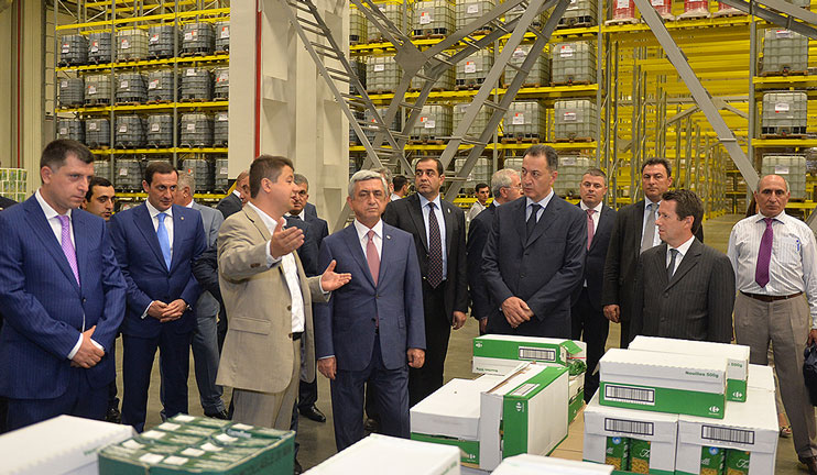 The President participated in the opening ceremony of the new cargo storage and service center