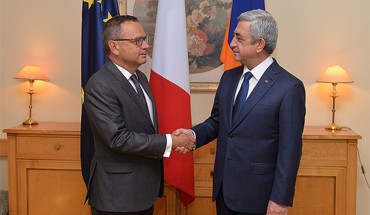 The President visited the embassy of France on the occasion of the National Day of France