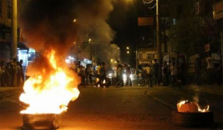 New protests started in Turkish cities of Istanbul and Diyarbakir