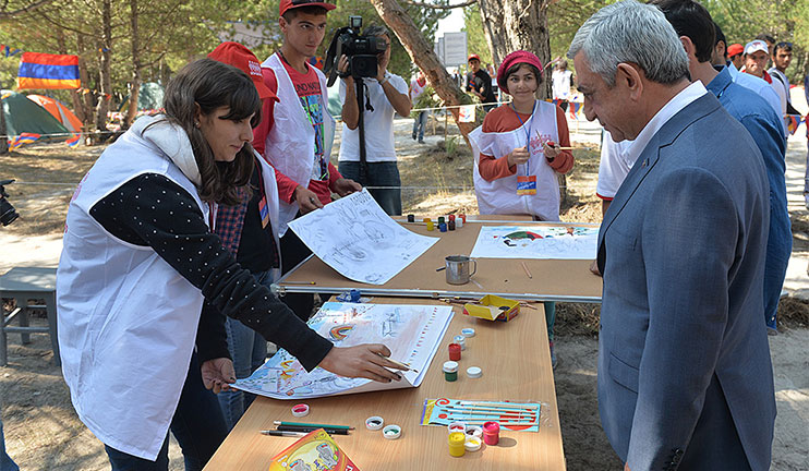 President Sargsyan visited young campers in Gegharkunik and Kotayk