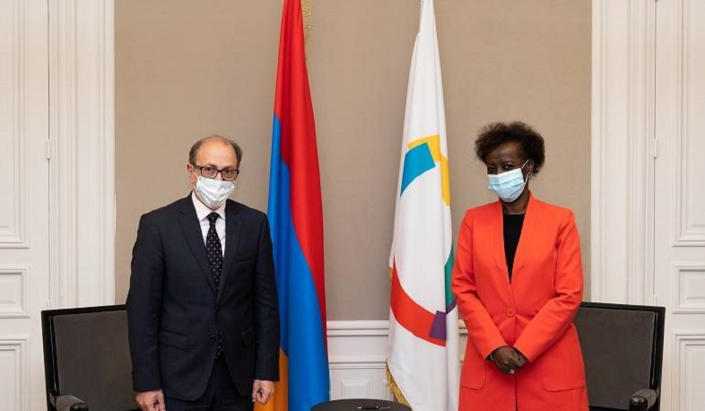 Ara Aivazian briefs Louise Mushikiwabo on humanitarian crisis