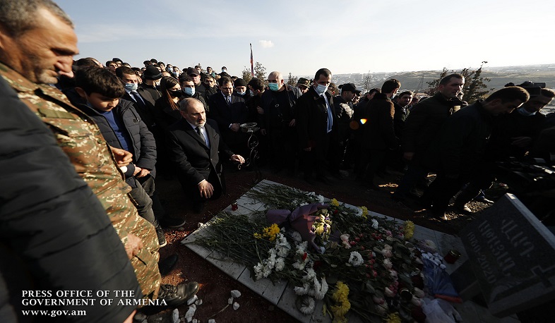 PM took part in a mourning procession dedicated to the memory of the heroes of the Artsakh war