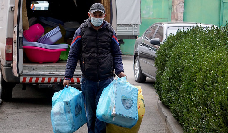 Фонд «Мой шаг» продолжает дарить подарки новорожденным арцахцам