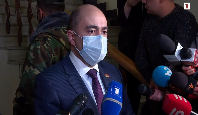 Marukyan presents his party's position to Pashinyan