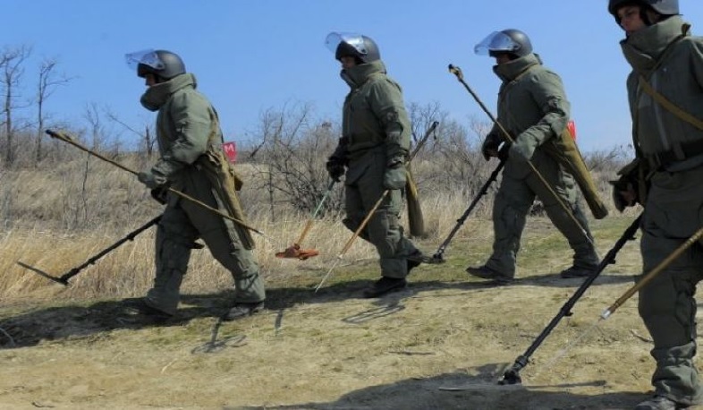 Пиротехники МЧС России в Нагорном Карабахе обнаружили почти 15,5 тысяч боеприпасов