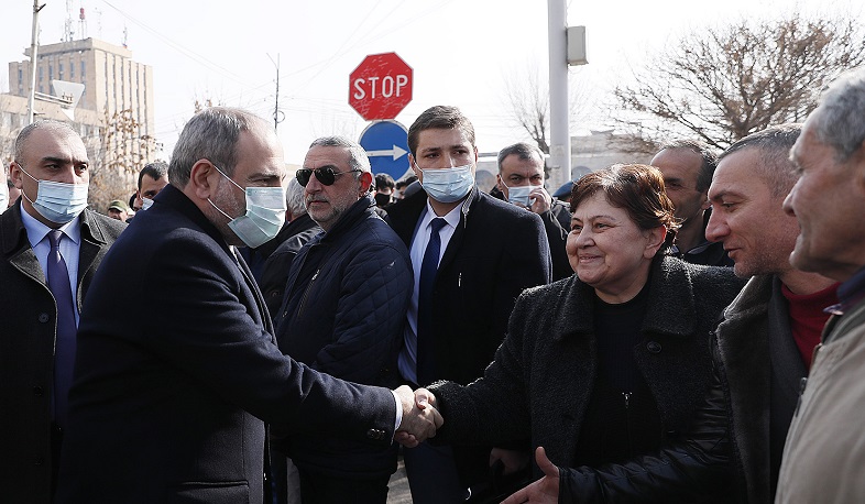 During his visit to Ararat region, the Prime Minister talked to citizens