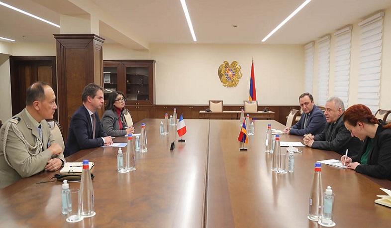 Vagharshak Harutyunyan received the Ambassador of France to Armenia