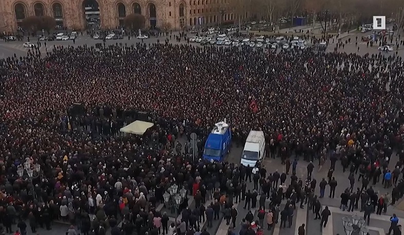 The march in support of the RA Prime Minister. Video-Shots from above