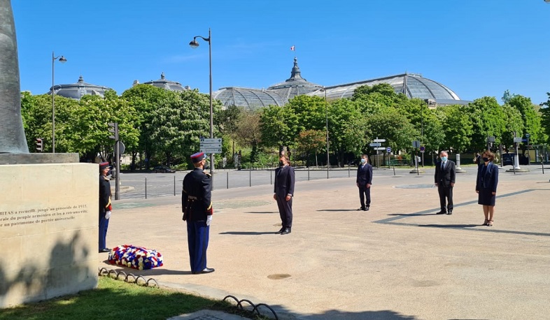 French President Emmanuel Macron paid tribute to the memory of victims at the Komitas Monument in Paris