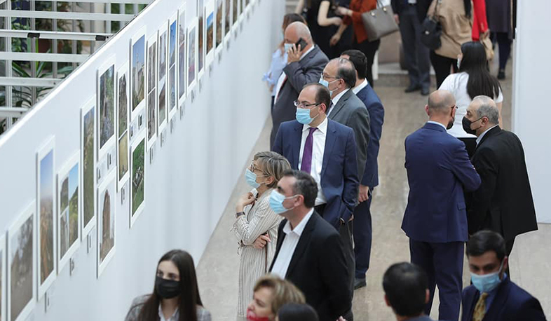 RA MFA diplomatic staff visits ‘Heritage in Danger: Artsakh’ exhibition