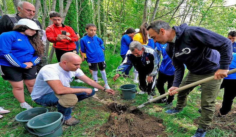 ՖԻՖԱ-ի Հիմնադրամի ճամբարի երեխաները ծառատունկի են մասնակցել Ջրվեժի արգելոցապարկային համալիրում