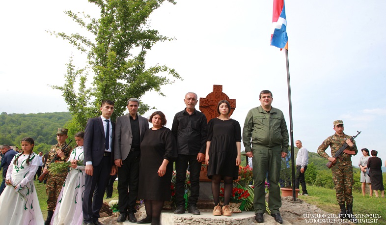 Arayik Harutyunyan participates in khachkar (cross-stone) consecration ceremony in memory of Armen Baghdasaryan in Kichan