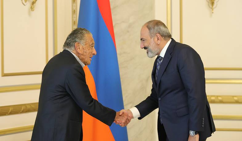 We tend to make large-scale investments in Armenia: Eduardo Eurnekian to Nikol Pashinyan