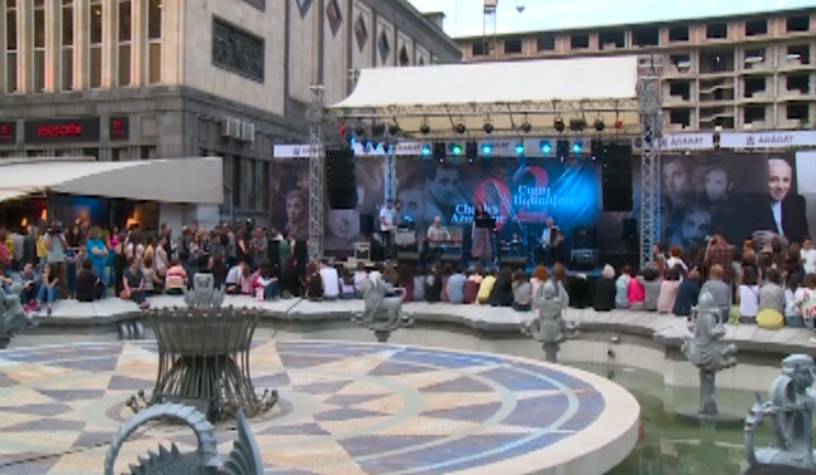 Open air concert dedicated to the 92nd anniversary of Charles Aznavour