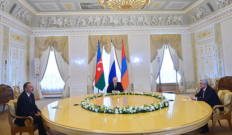 Trilateral meeting of presidents of Armenia, Russia and Azerbaijan kicked off