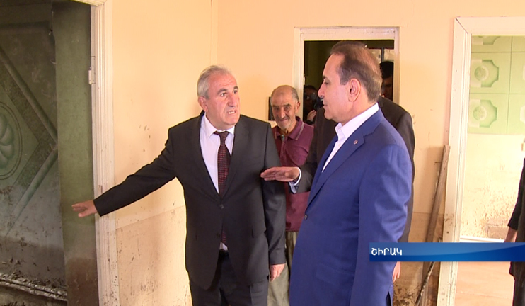 Prime Minister pays another visit to Artik following the floods