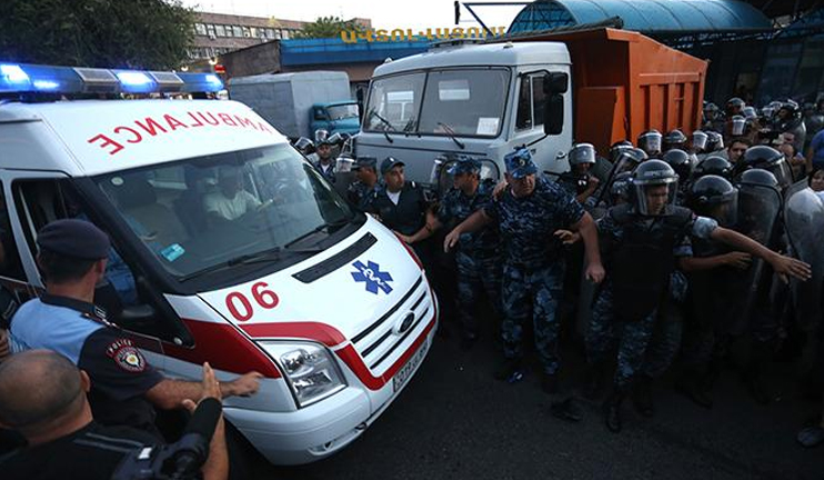 National Security Service had several options to withdraw hostage ambulance crew