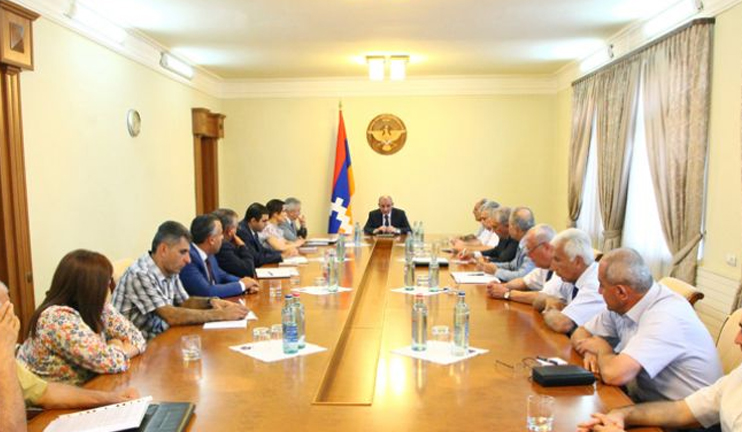 Bako Sahakyan discusses constitutional reform issues with political forces