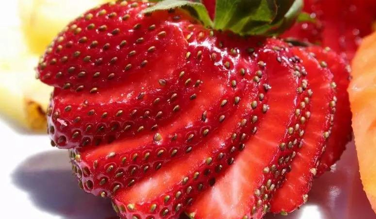 Myths and facts on strawberries