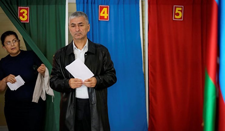 90 percent of Azerbaijani citizens vote in favor of hereditary succession