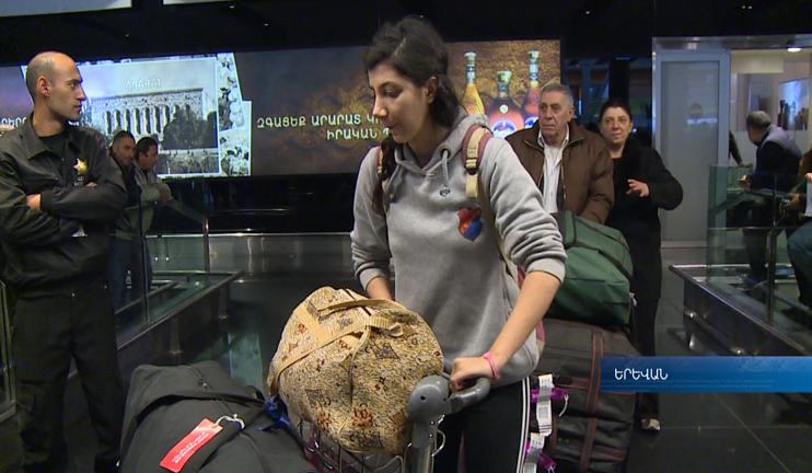 Another group of Syrian-Armenians arrive in their homeland