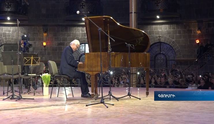 Maestro Mansuryan's concert took place in Gyumri Black fortress