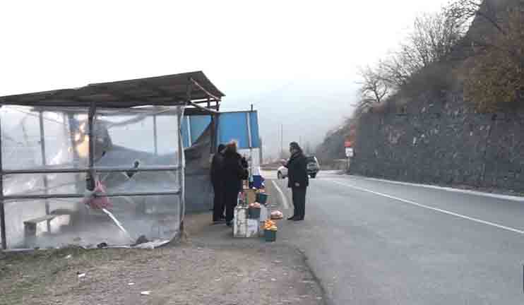 People of Lori suggest having similar and comfortable roadside selling booths