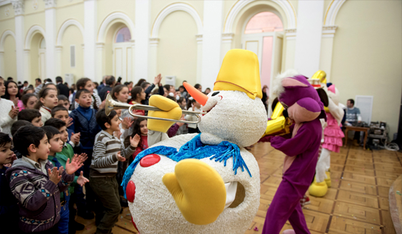 Presidential Palace welcomes children