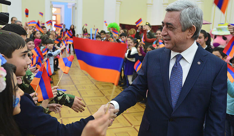 Presidential Palace welcomes children of homeland defenders ahead of holidays