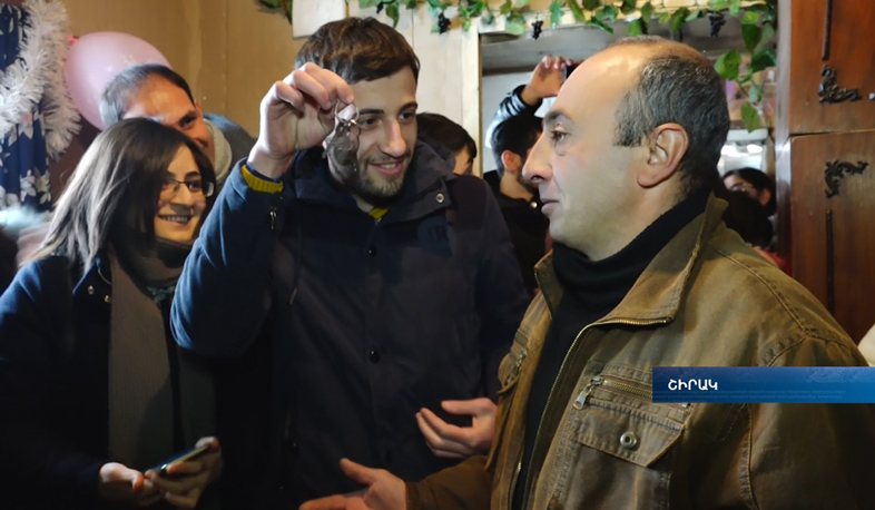 Gyumri youth donated an apartment to a homeless family