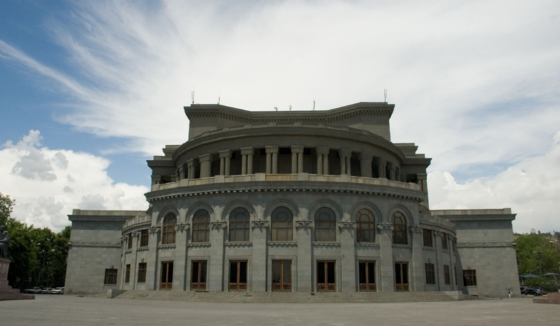 Opera audiecne to follow presentation accompanied by Armenian translation of the text