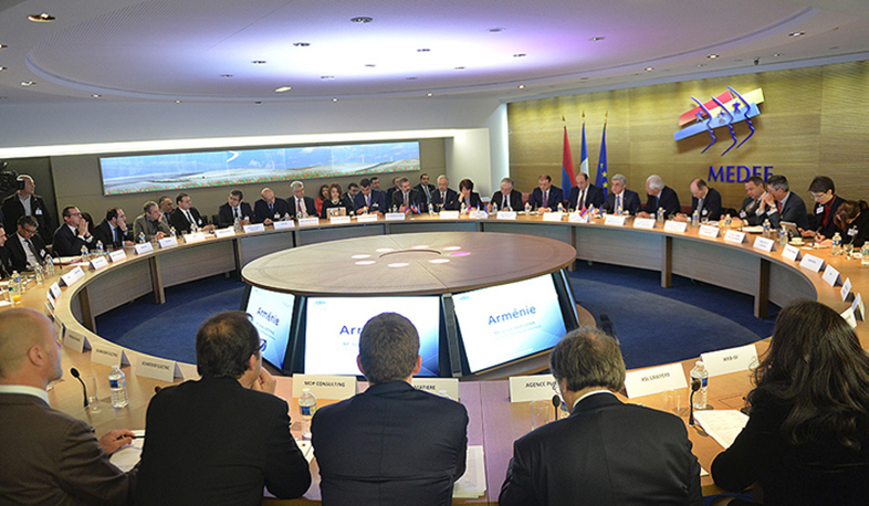 Serzh Sargsyan invites French businessmen to make investments in Armenia