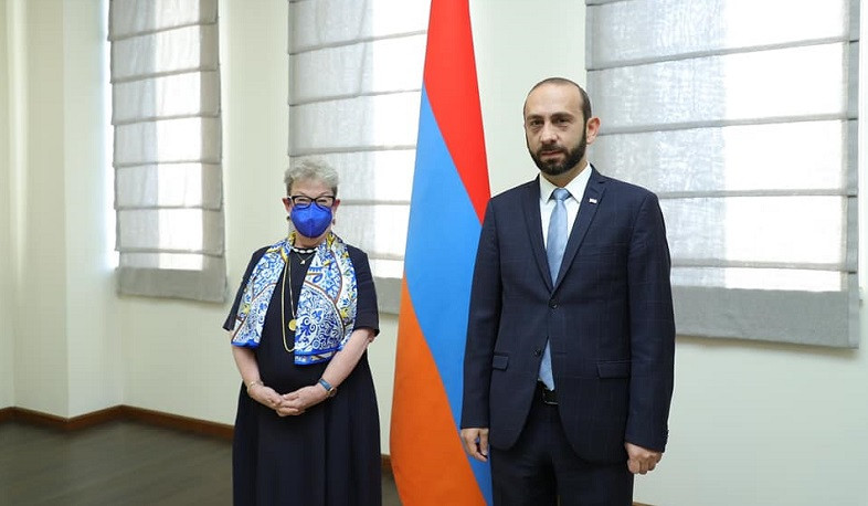 Urgency of issue of unconditional repatriation of Armenian captives was stressed at meeting of Ararat Mirzoyan and Andrea Wiktorin