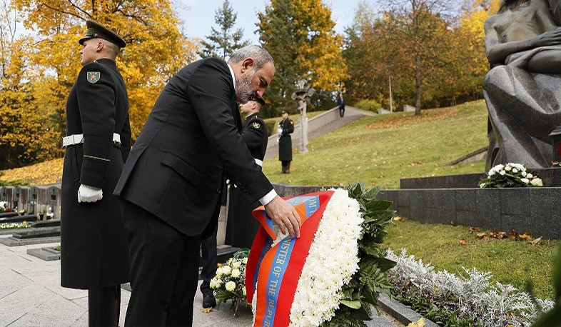 PM Pashinyan honors memory of those fallen for Lithuania's independence