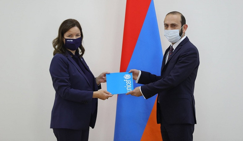 Foreign Minister Ararat Mirzoyan received UNICEF Representative in Armenia