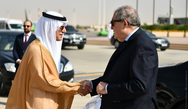 Armen Sarkissian left for United Arab Emirates from Saudi Arabia