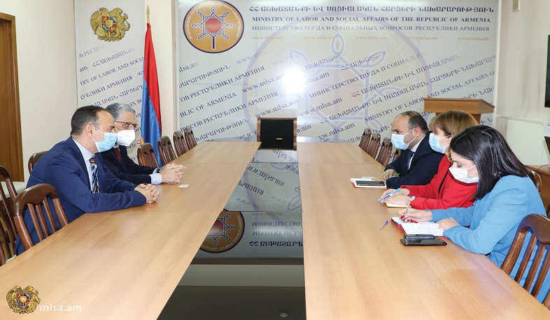 Narek Mkrtchyan and Californian State Senator Anthony Portantino discuss measures of assistance provided to citizens displaced from Artsakh