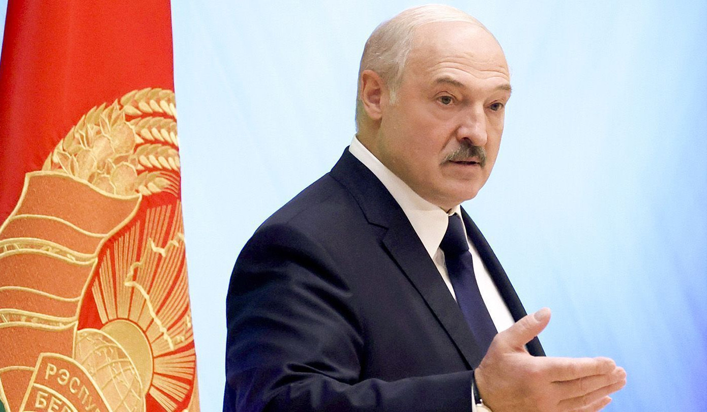 Lukashenko contemplates deploying Russian Iskander missiles along western, southern borders