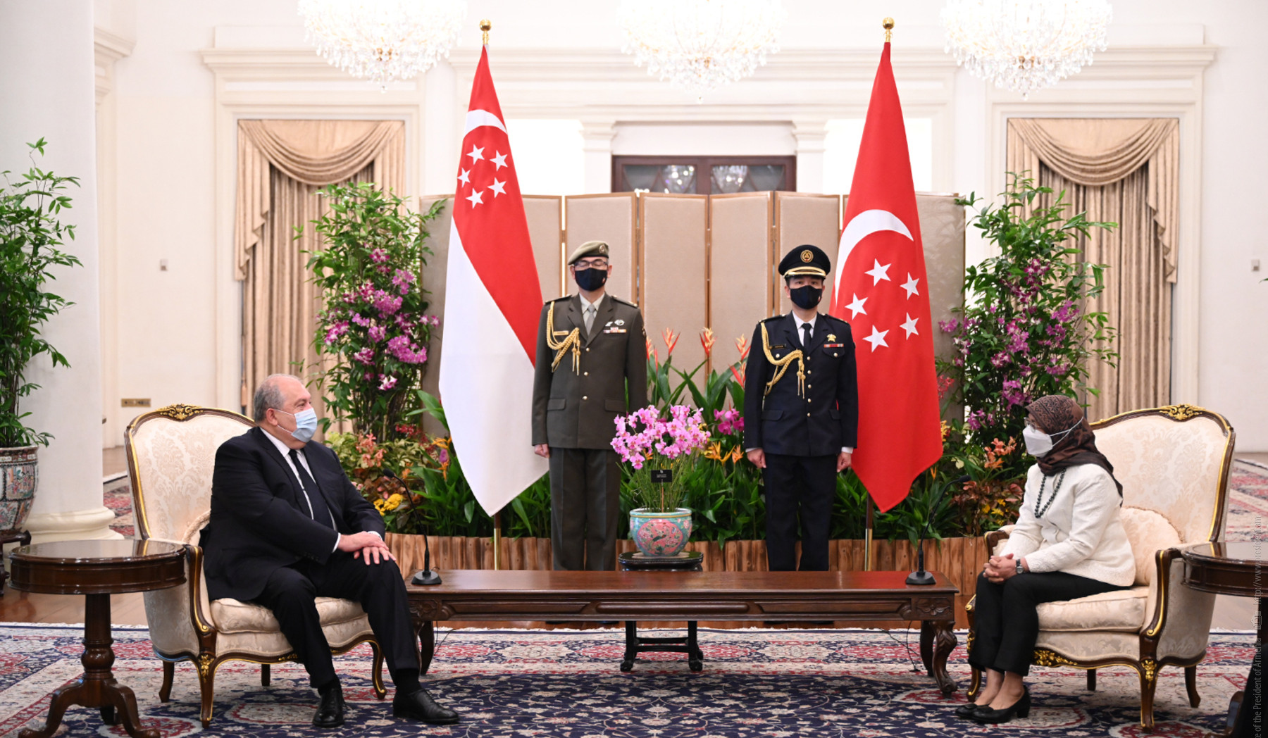 Armen Sarkissian presents post-war situation to his Singaporean counterpart