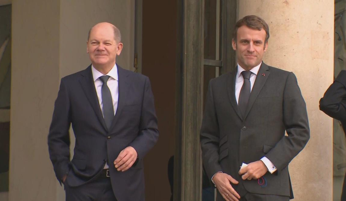 France's Macron welcomes new German chancellor Scholz in Paris