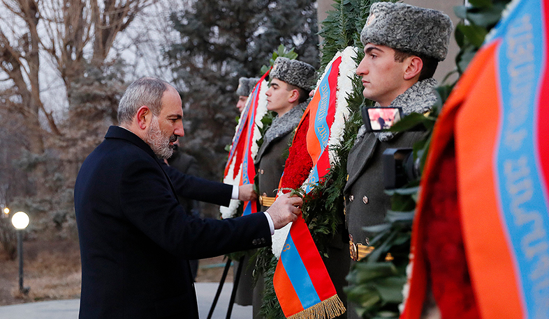 Премьер-министр посетил воинский пантеон “Ераблур”