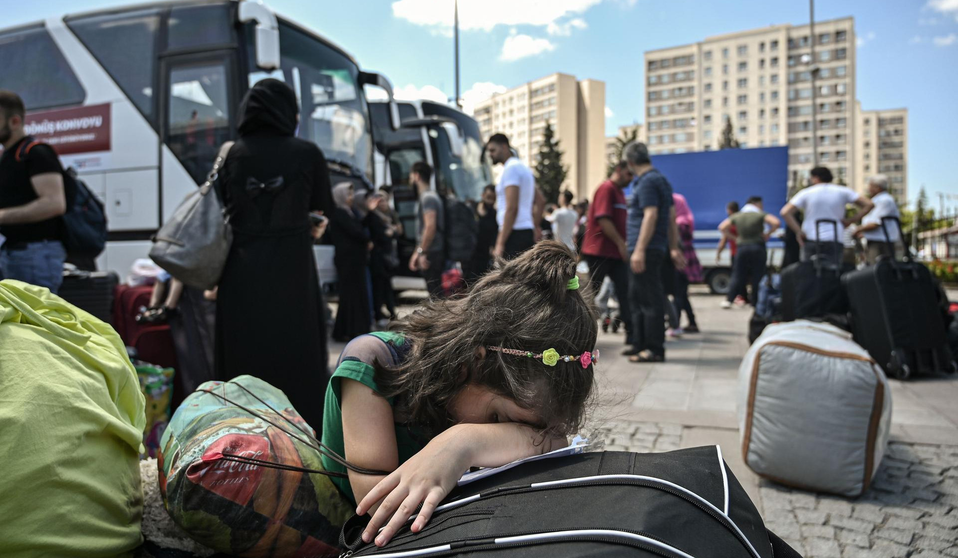 Turkey has forcibly deported 155,000 refugees back to Syria, report says