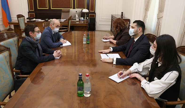 Deputy Prime Minister discusses a number of issues related to community development and attracting French investments with French Ambassador to Armenia