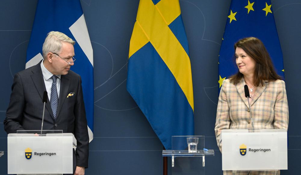 Neutral Finland, Sweden warm to idea of NATO membership