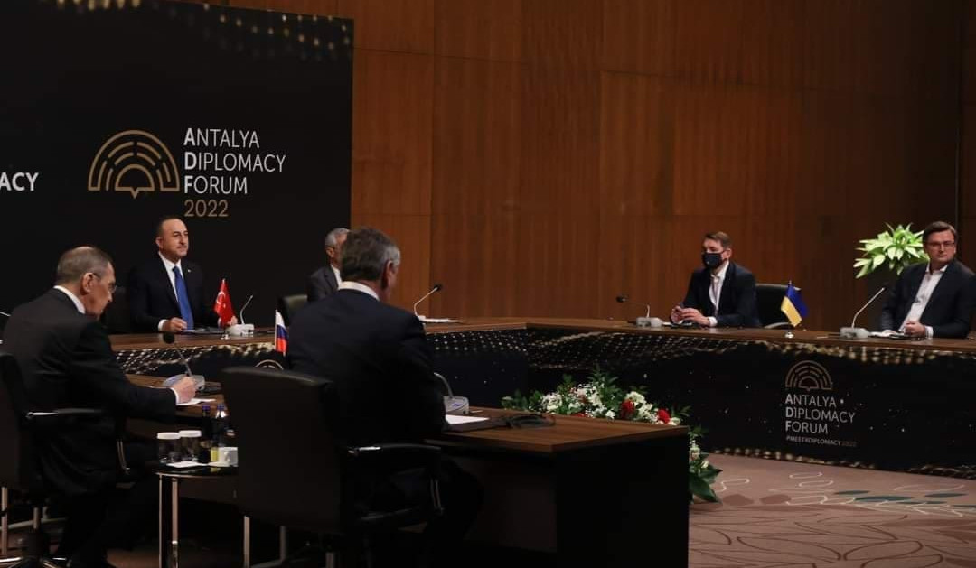 Trilateral meeting of Russian, Ukrainian and Turkish foreign ministers started in Antalya